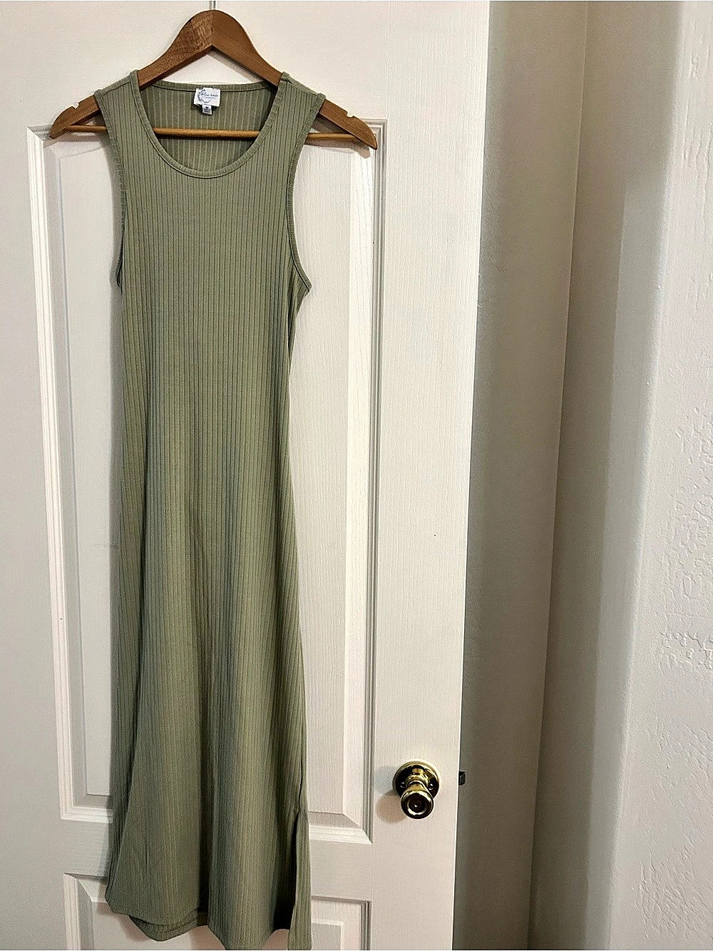 Blue Rain Ribbed Open Back Maxi Dress in Green Size Medium Like New